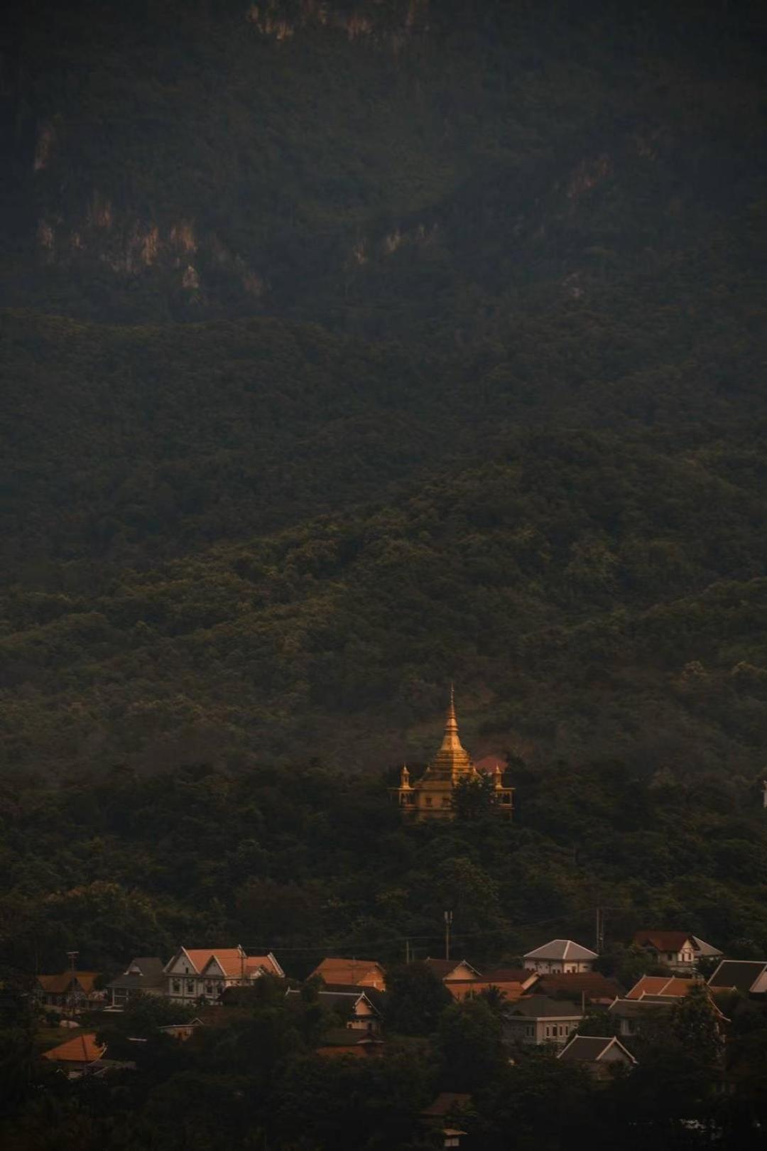 Moukdavan Guesthouse Луанг Прабанг Екстериор снимка