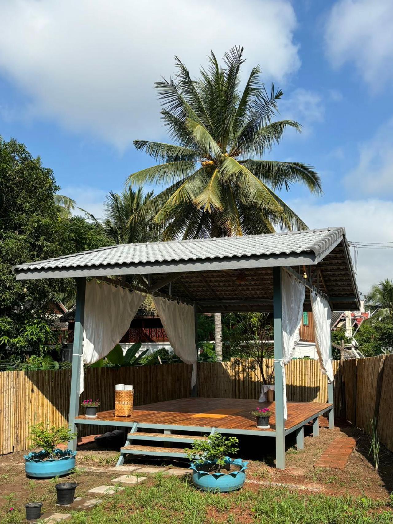 Moukdavan Guesthouse Луанг Прабанг Екстериор снимка