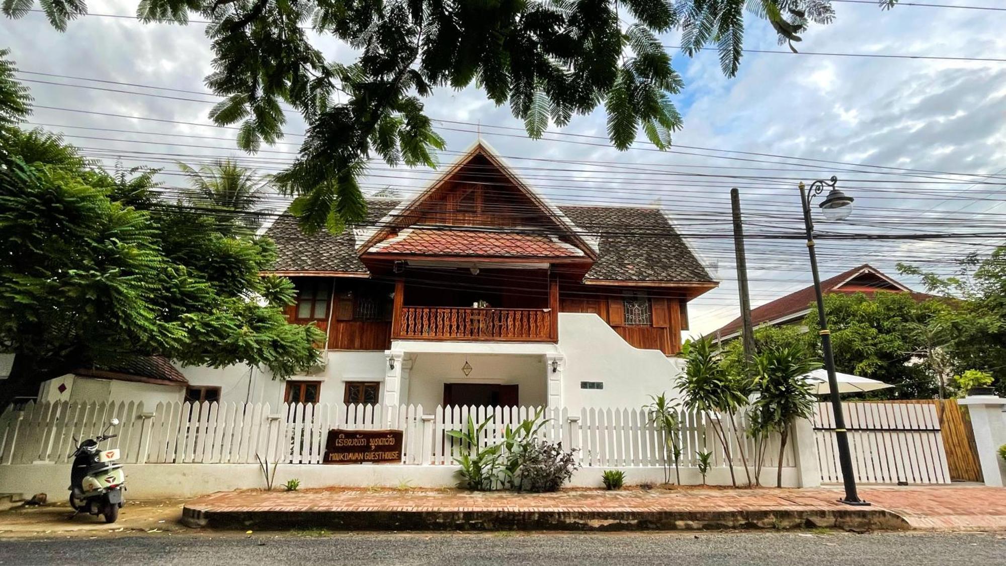 Moukdavan Guesthouse Луанг Прабанг Екстериор снимка